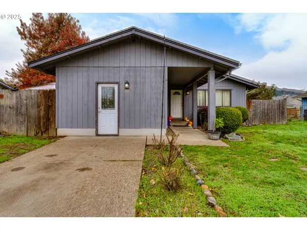 $429,000 | 460 Meadow Lane, Creswell, OR 97426