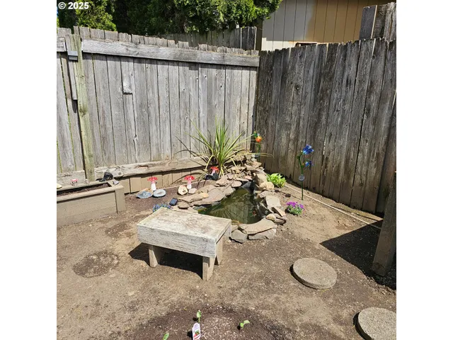 $429,000 | 460 Meadow Lane, Creswell, OR 97426