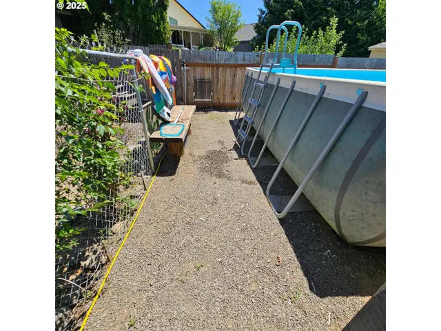 $429,000 | 460 Meadow Lane, Creswell, OR 97426