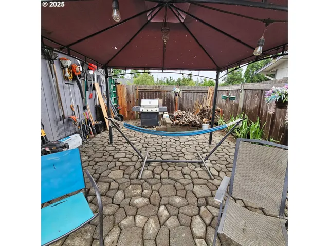 $429,000 | 460 Meadow Lane, Creswell, OR 97426