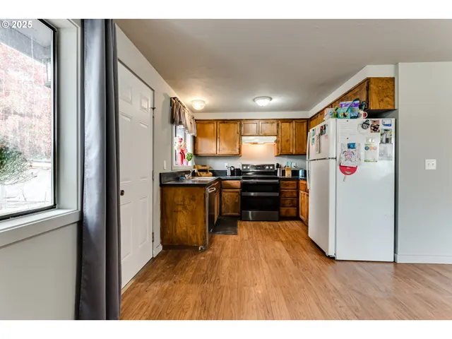 $429,000 | 460 Meadow Lane, Creswell, OR 97426