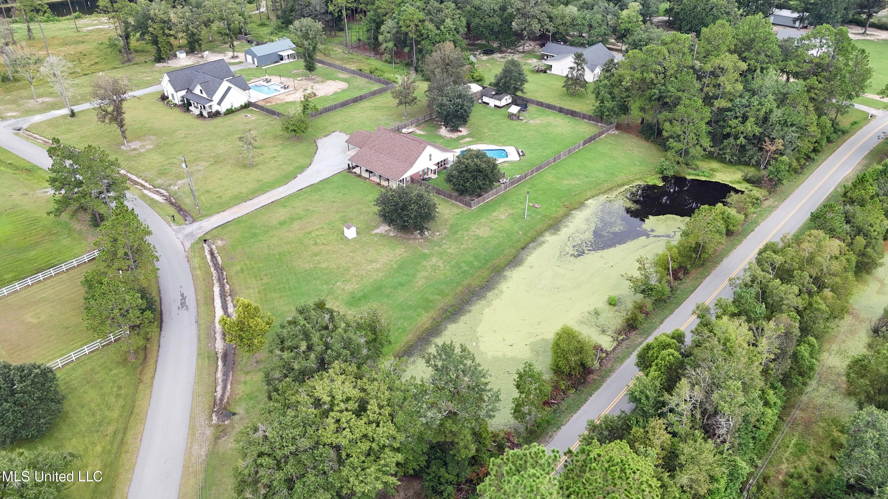 23117 Hinton Road Lucedale, MS 39452 - Photo 6 of 40 043