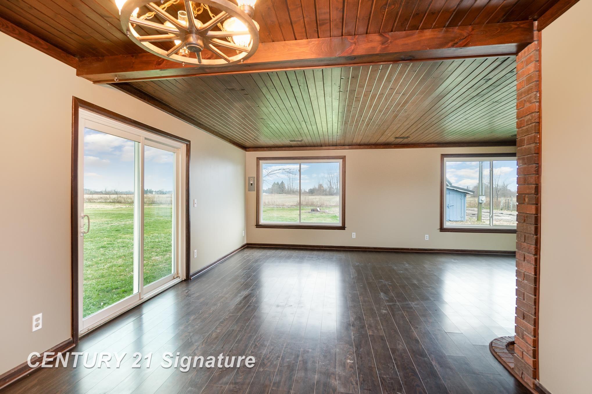 17295 Geddes Road Hemlock, MI 48626 - Photo 3 of 30