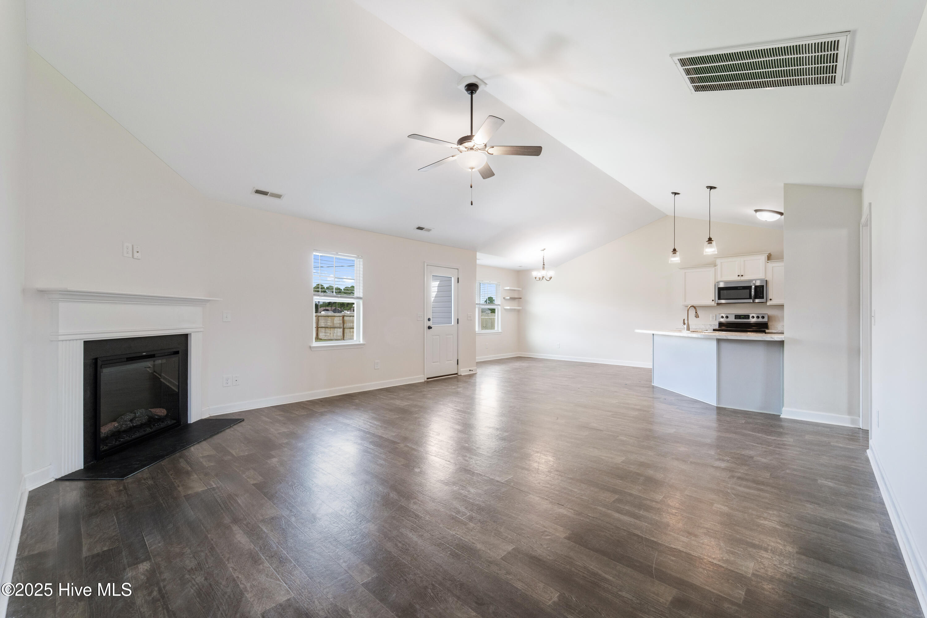 600 Osprey Landing Drive Holly Ridge, NC 28445 - Photo 4 of 28 DSC08035