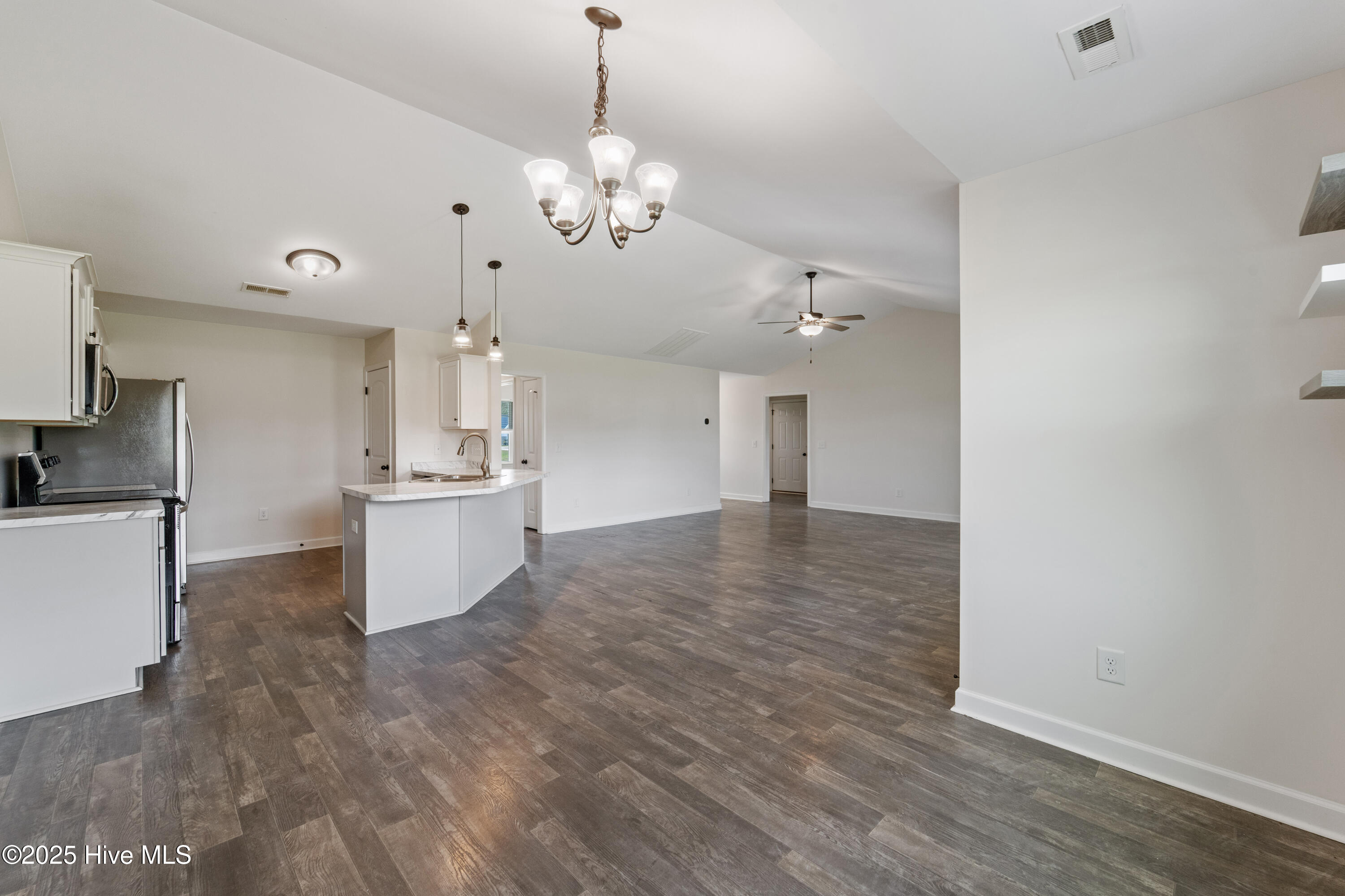 600 Osprey Landing Drive Holly Ridge, NC 28445 - Photo 9 of 28 DSC08082