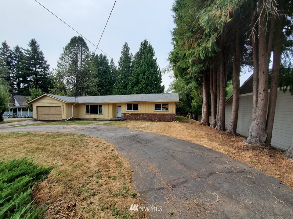 3233 Virginia Way Longview, WA 98632 - Photo 2 of 32 Gallery Image 2