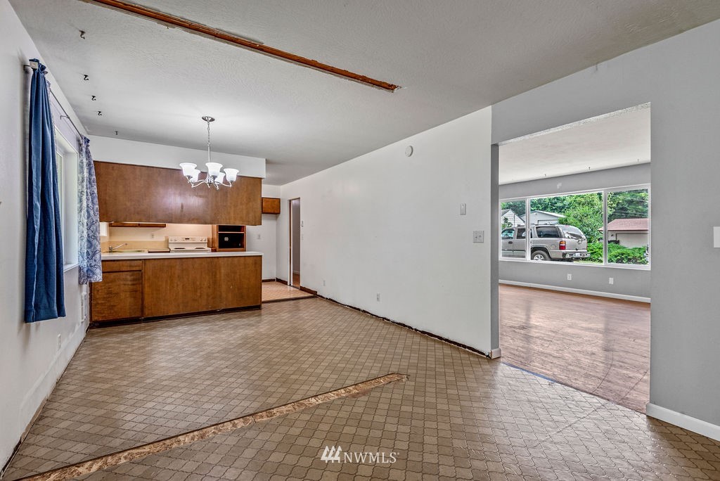 3233 Virginia Way Longview, WA 98632 - Photo 12 of 32 Gallery Image 12