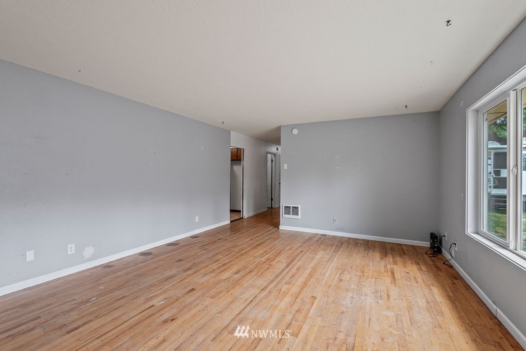 3233 Virginia Way Longview, WA 98632 - Photo 8 of 32 Gallery Image 8