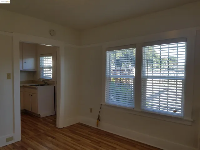 $1,500 | Clinton, Oakland, CA 94606