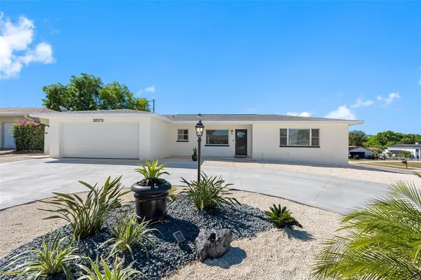 $2,950 | 11572 63rd Avenue North, Seminole, FL 33772