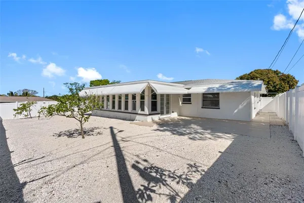 $2,950 | 11572 63rd Avenue North, Seminole, FL 33772