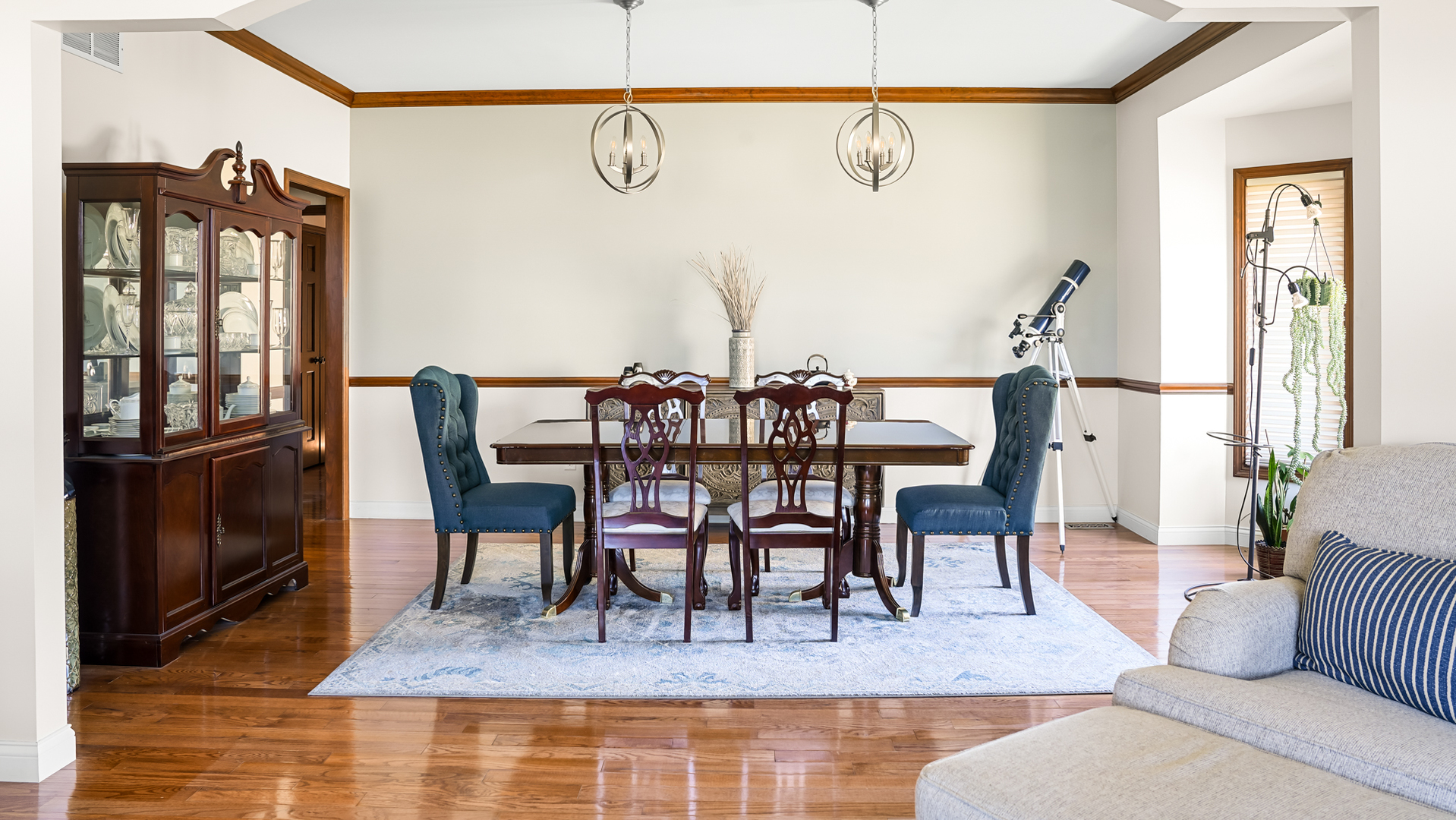 1607 Chestnut Grove Court Champaign, IL 61822 - Photo 13 of 113 a view of a dining room with furniture