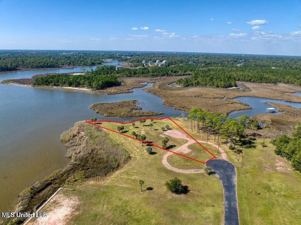 Branigar, Unit 20 Biloxi, MS 39532 - Photo 3 of 4 Cul-de-sac living