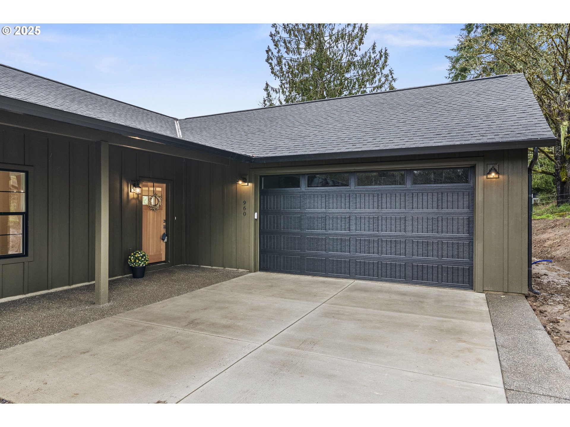 960 Paine Road Castle Rock, WA 98611 - Photo 7 of 32 a view of outdoor space and front view of a house