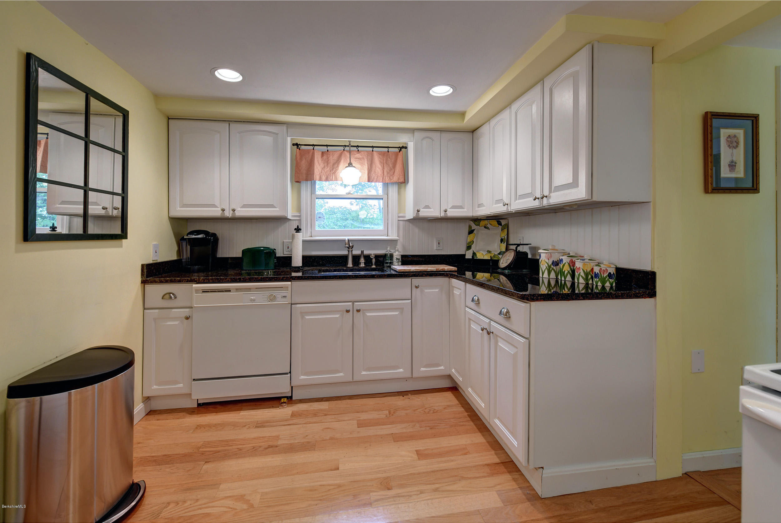 913 Holmes Road Pittsfield, MA 01201 - Photo 13 of 27 913 HOLMES 12-Kitchen