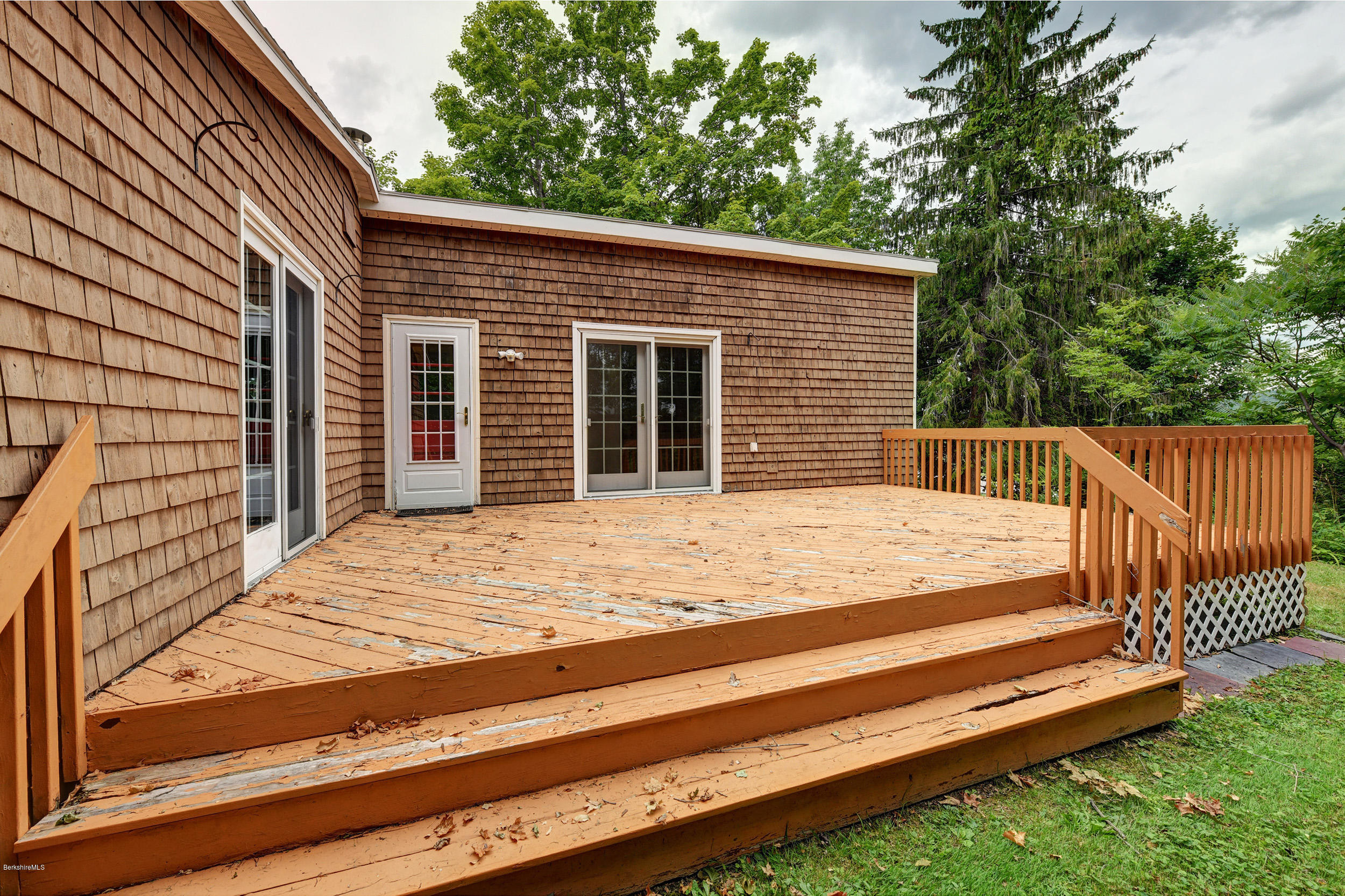 913 Holmes Road Pittsfield, MA 01201 - Photo 22 of 27 913 HOLMES 22-Deck