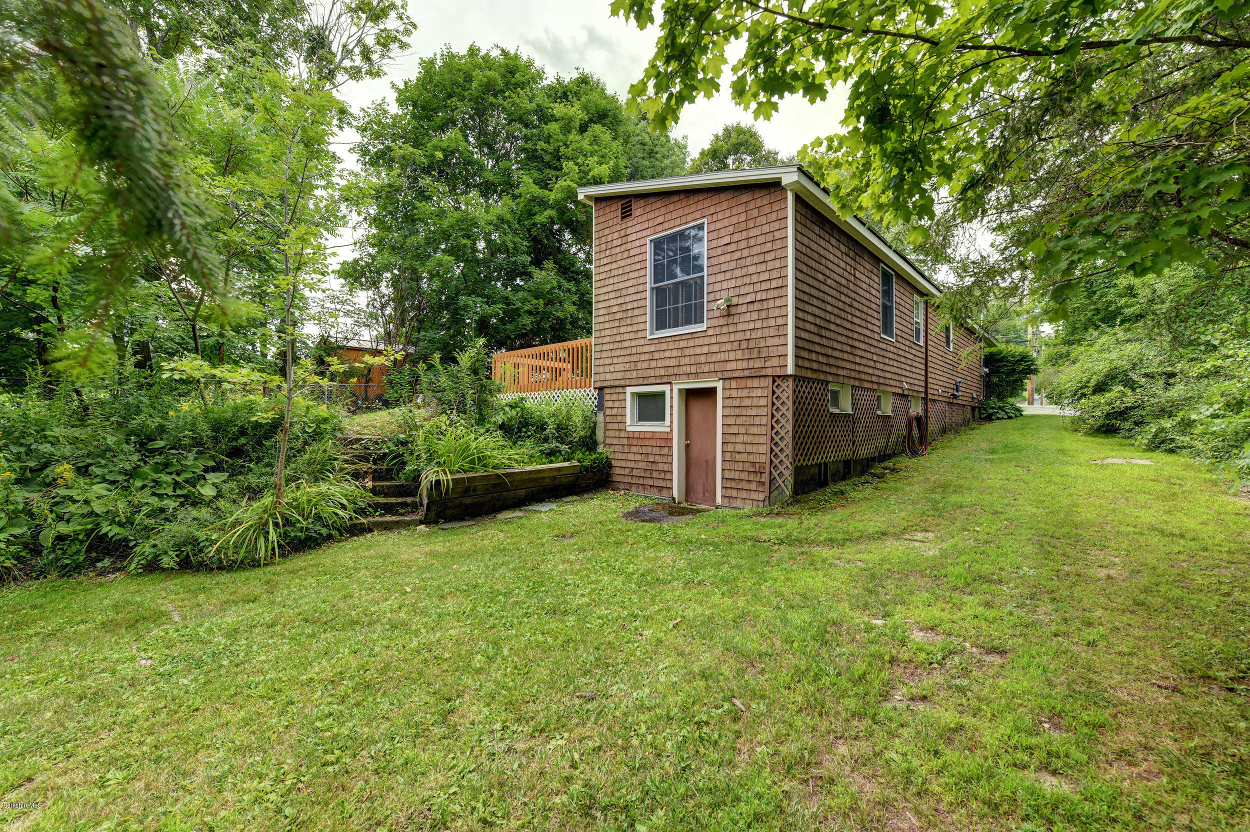 913 Holmes Road Pittsfield, MA 01201 - Photo 25 of 27 913 HOLMES 24-Back of Home