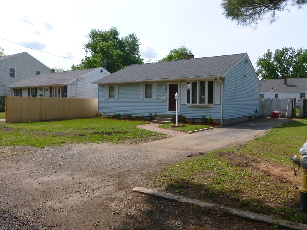 40 Paramount Street Springfield, MA 01104 - Photo 4 of 23 Gallery Image 4