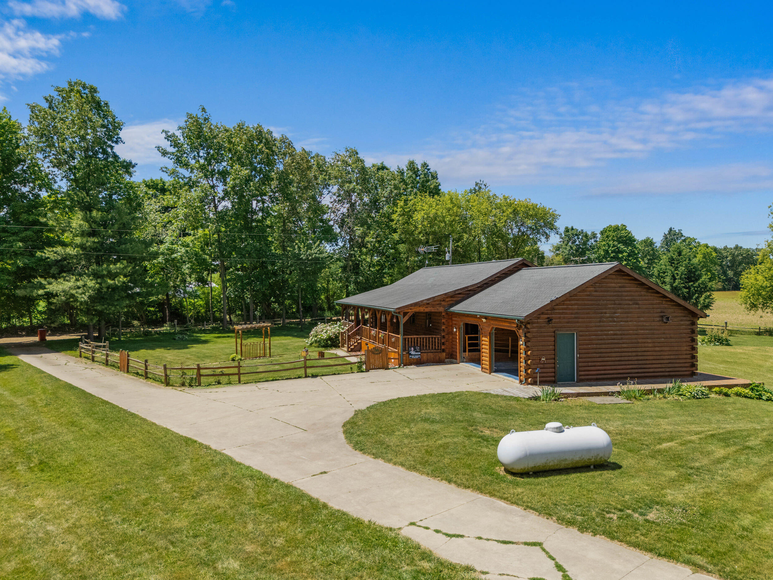7470 Moreland Road Jonesville, MI 49250 - Photo 22 of 69 25_dji_20260615123358_0296_d