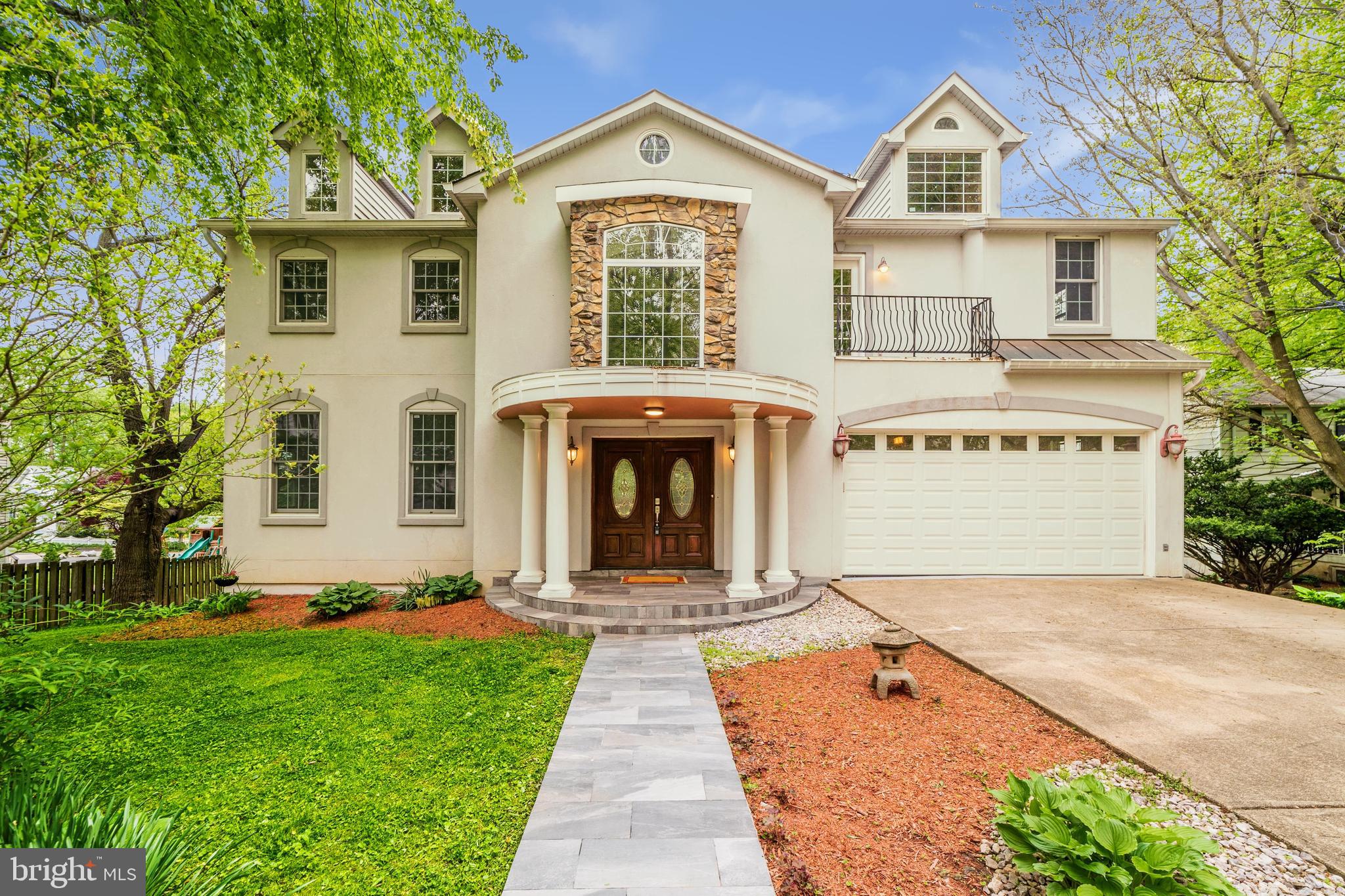 702 Ninovan Road Southeast Vienna, VA 22180 - Photo 1 of 115 Gallery Image 1