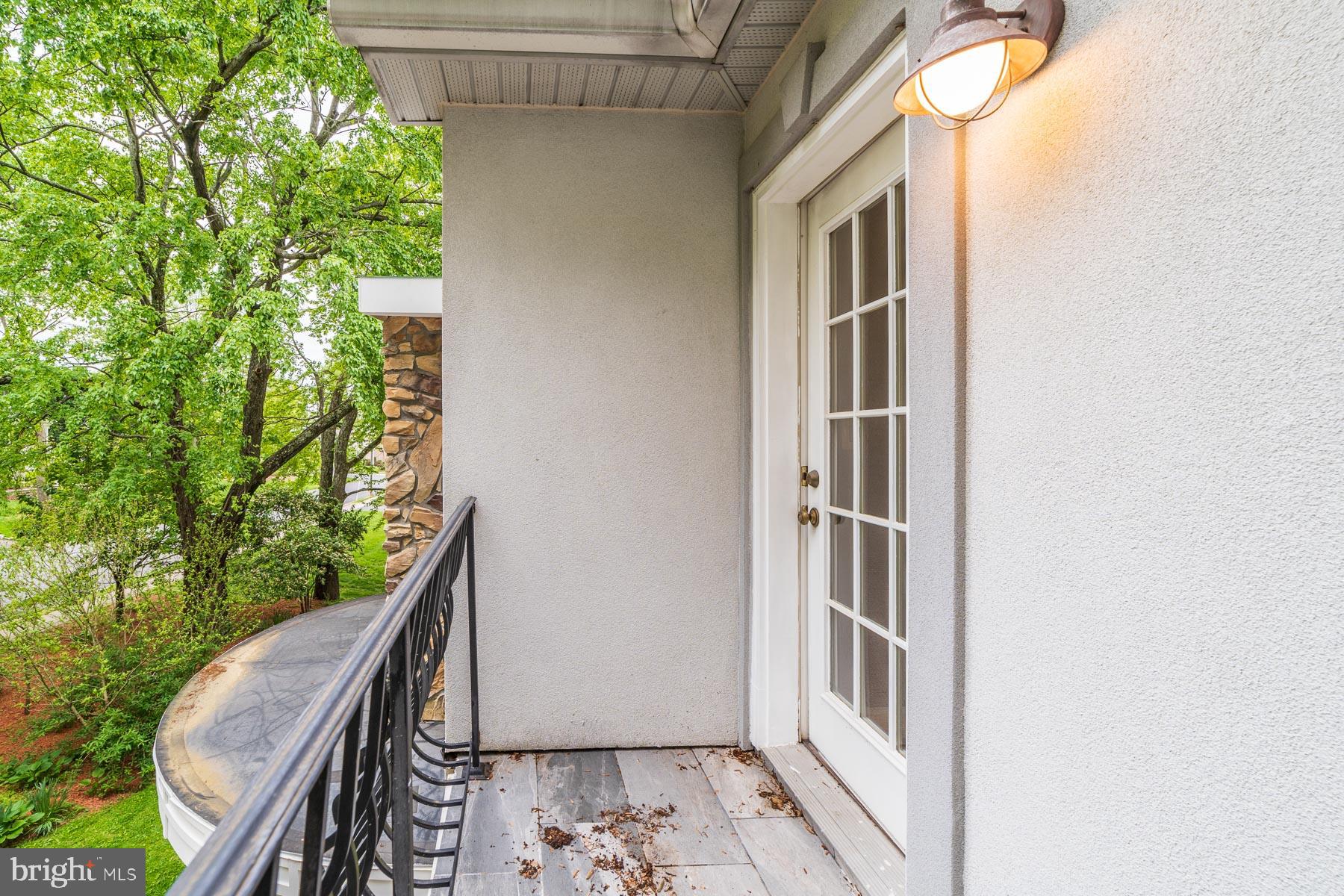 702 Ninovan Road Southeast Vienna, VA 22180 - Photo 102 of 115 Gallery Image 102