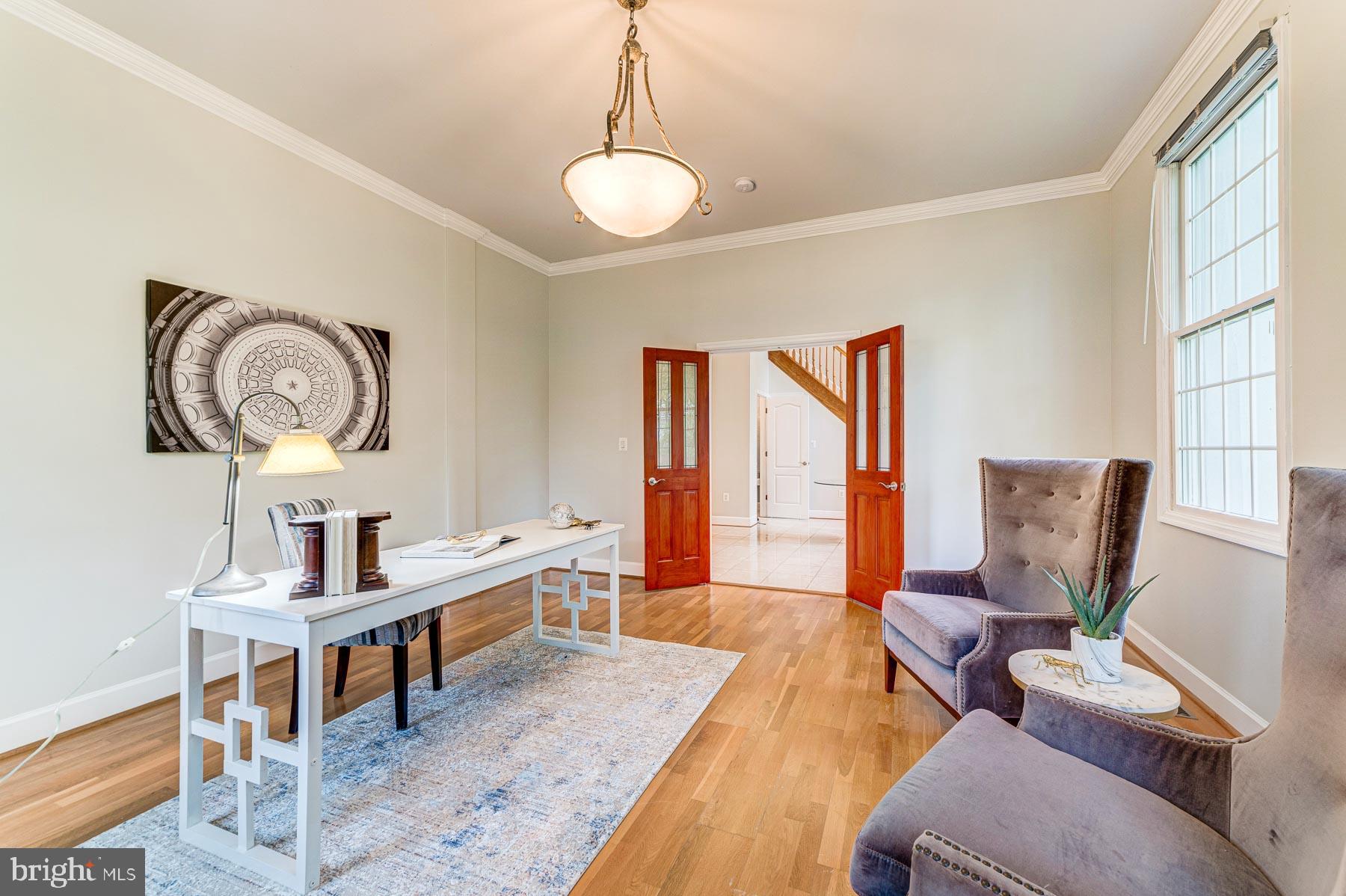 702 Ninovan Road Southeast Vienna, VA 22180 - Photo 16 of 115 Gallery Image 16