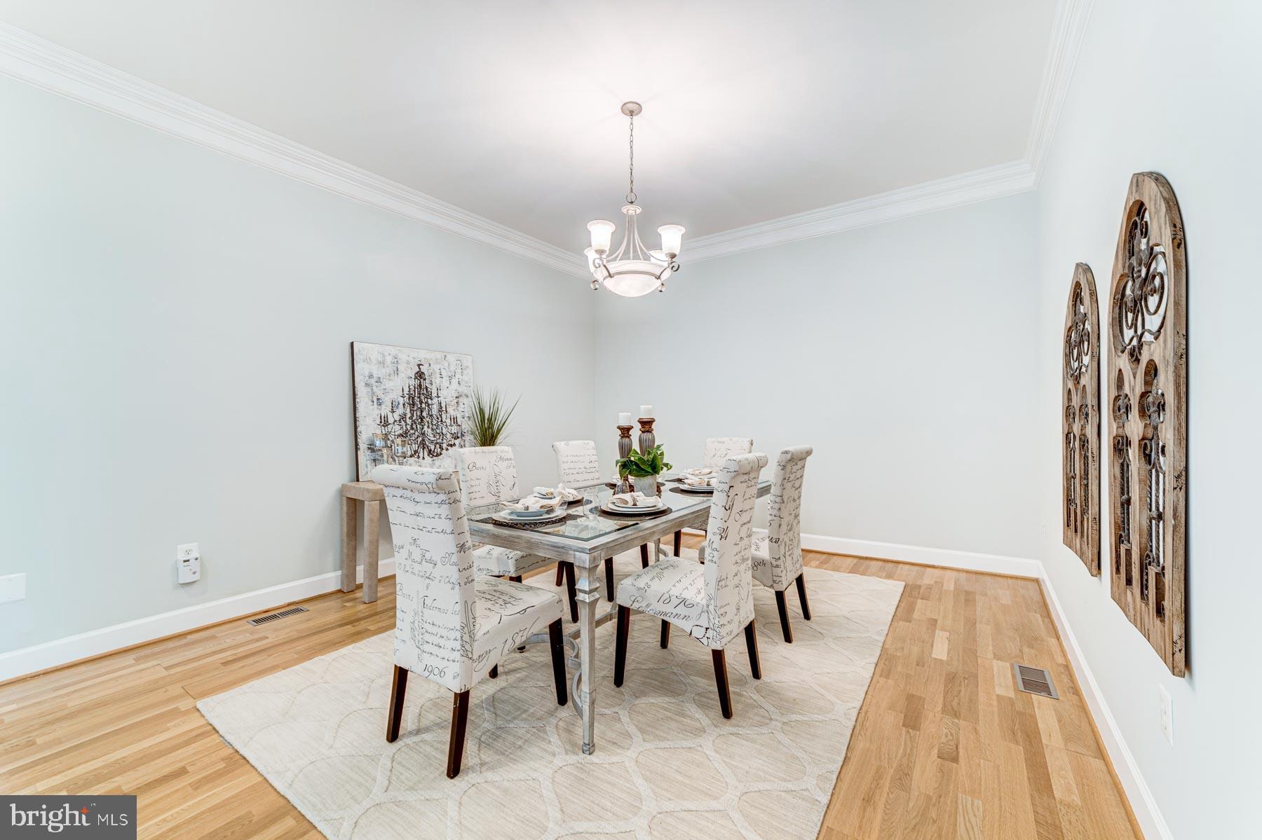 702 Ninovan Road Southeast Vienna, VA 22180 - Photo 18 of 115 Gallery Image 18