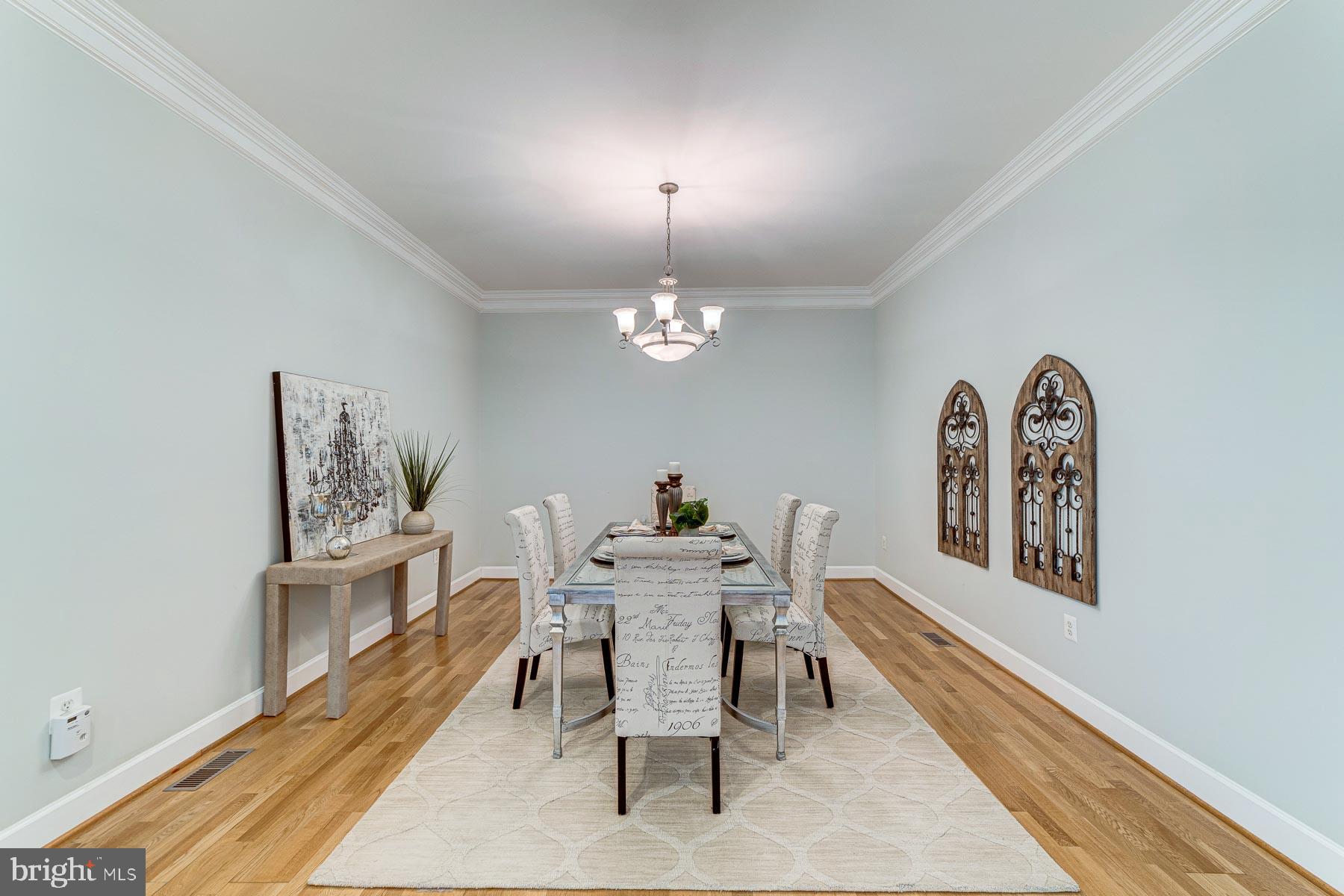 702 Ninovan Road Southeast Vienna, VA 22180 - Photo 20 of 115 Gallery Image 20