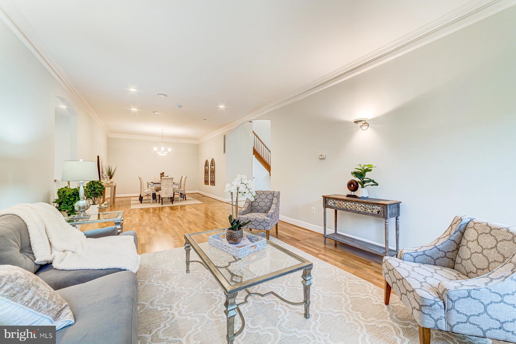 702 Ninovan Road Southeast Vienna, VA 22180 - Photo 28 of 115 Gallery Image 28