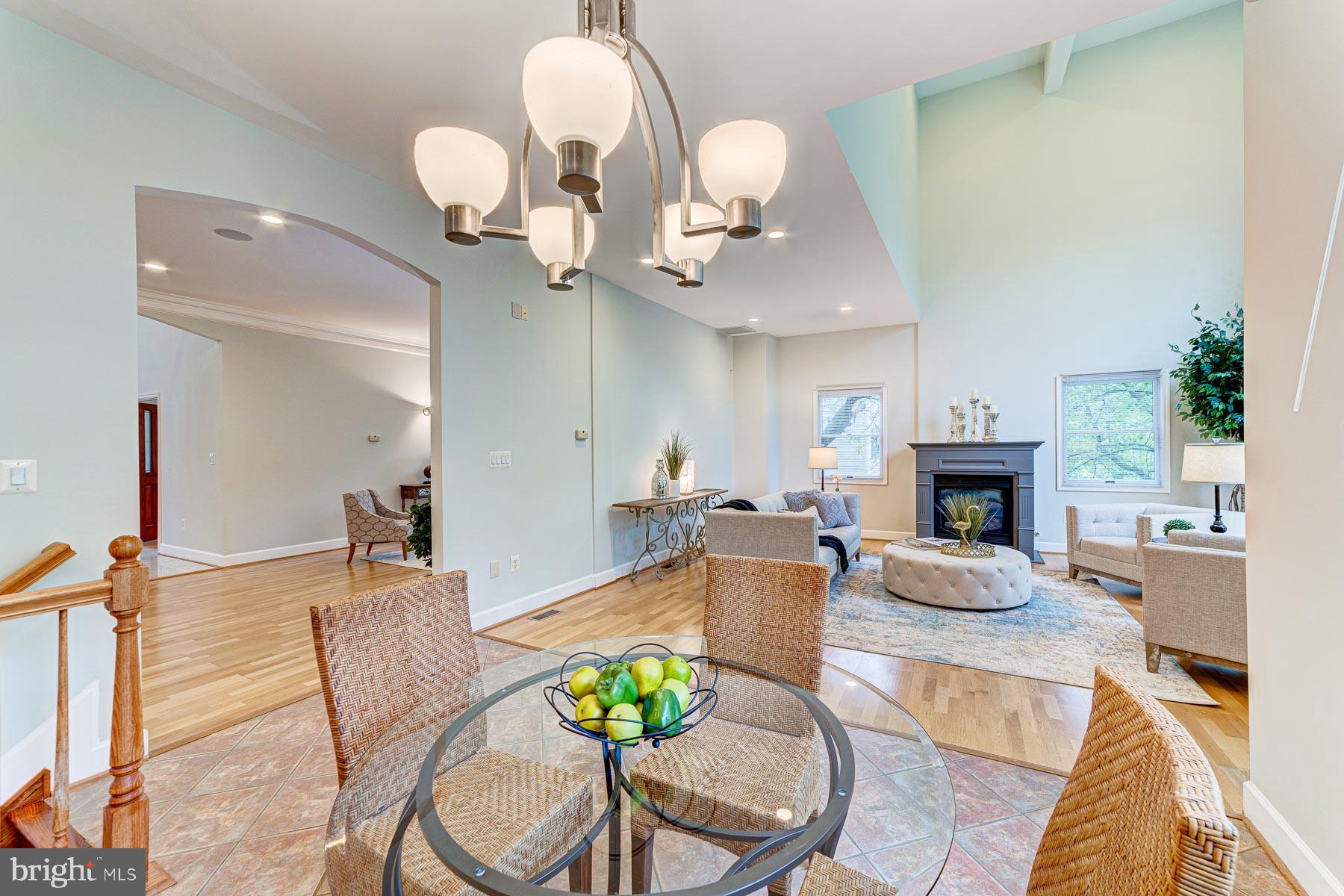 702 Ninovan Road Southeast Vienna, VA 22180 - Photo 36 of 115 Gallery Image 36