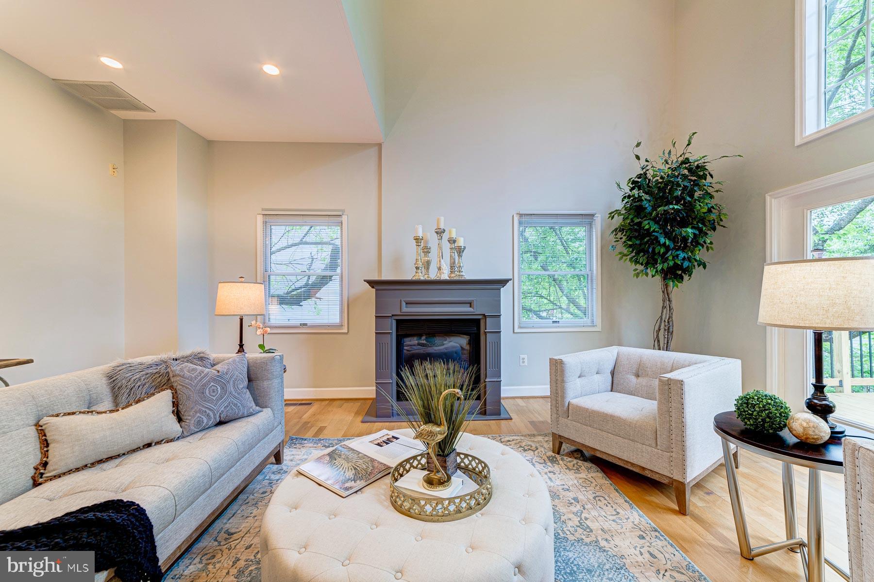 702 Ninovan Road Southeast Vienna, VA 22180 - Photo 39 of 115 Gallery Image 39