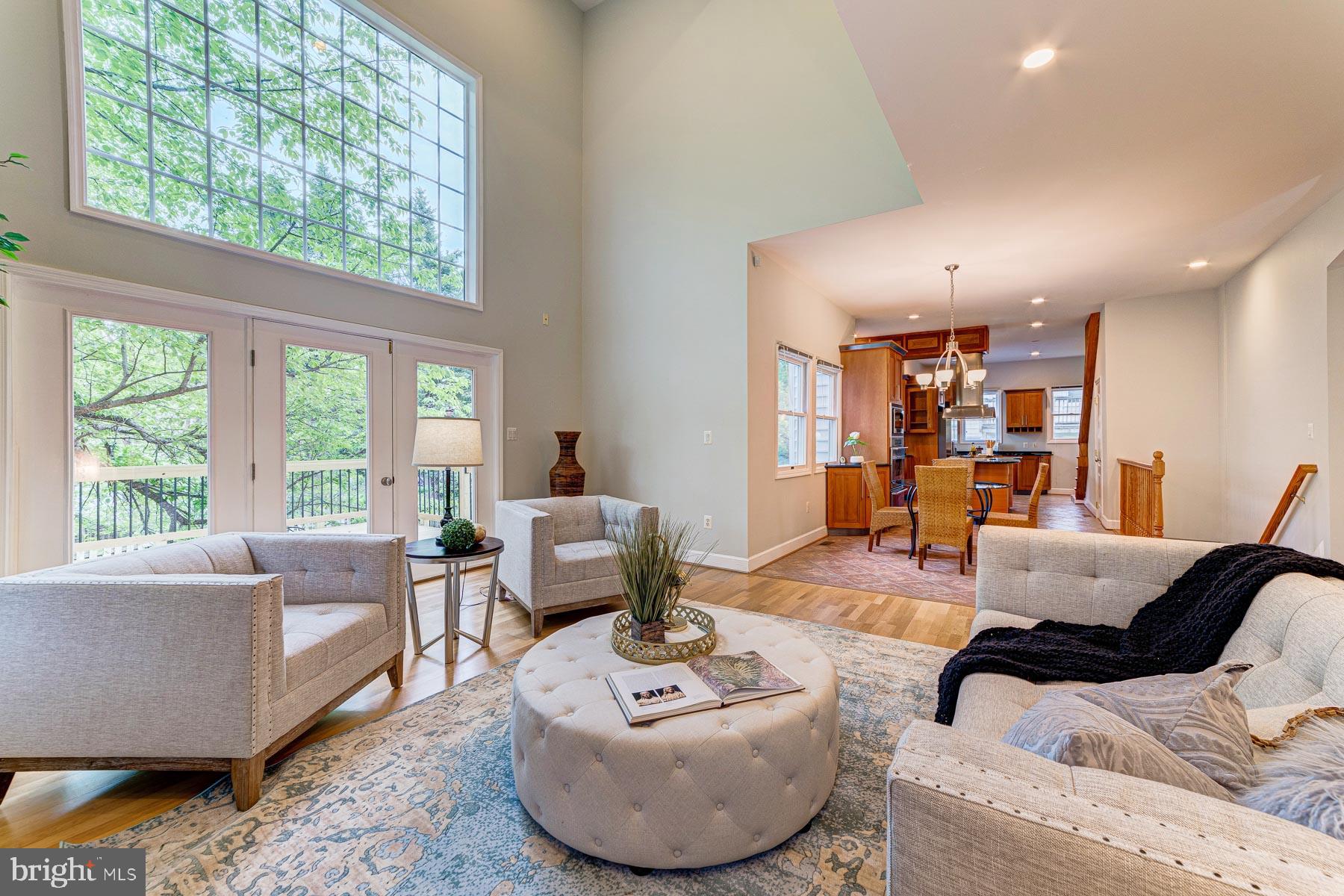 702 Ninovan Road Southeast Vienna, VA 22180 - Photo 41 of 115 Gallery Image 41