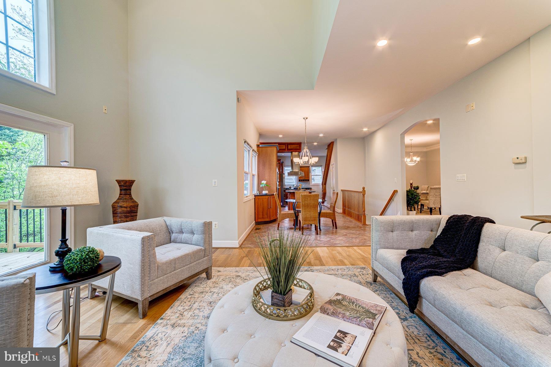702 Ninovan Road Southeast Vienna, VA 22180 - Photo 42 of 115 Gallery Image 42