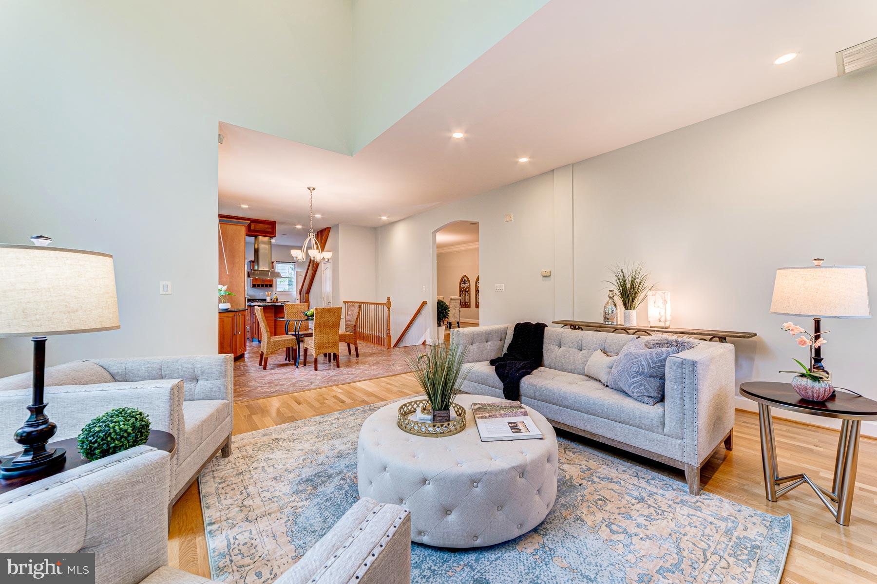 702 Ninovan Road Southeast Vienna, VA 22180 - Photo 43 of 115 Gallery Image 43