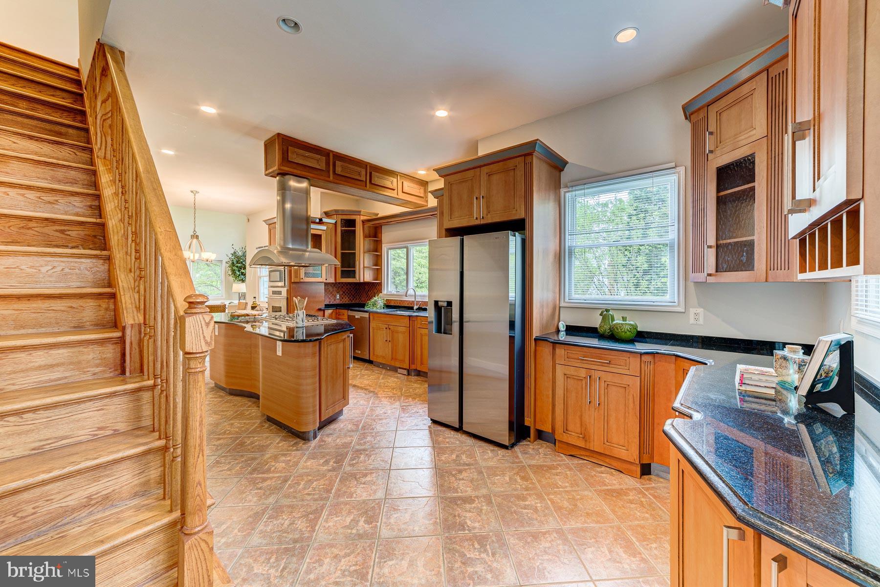 702 Ninovan Road Southeast Vienna, VA 22180 - Photo 49 of 115 Gallery Image 49