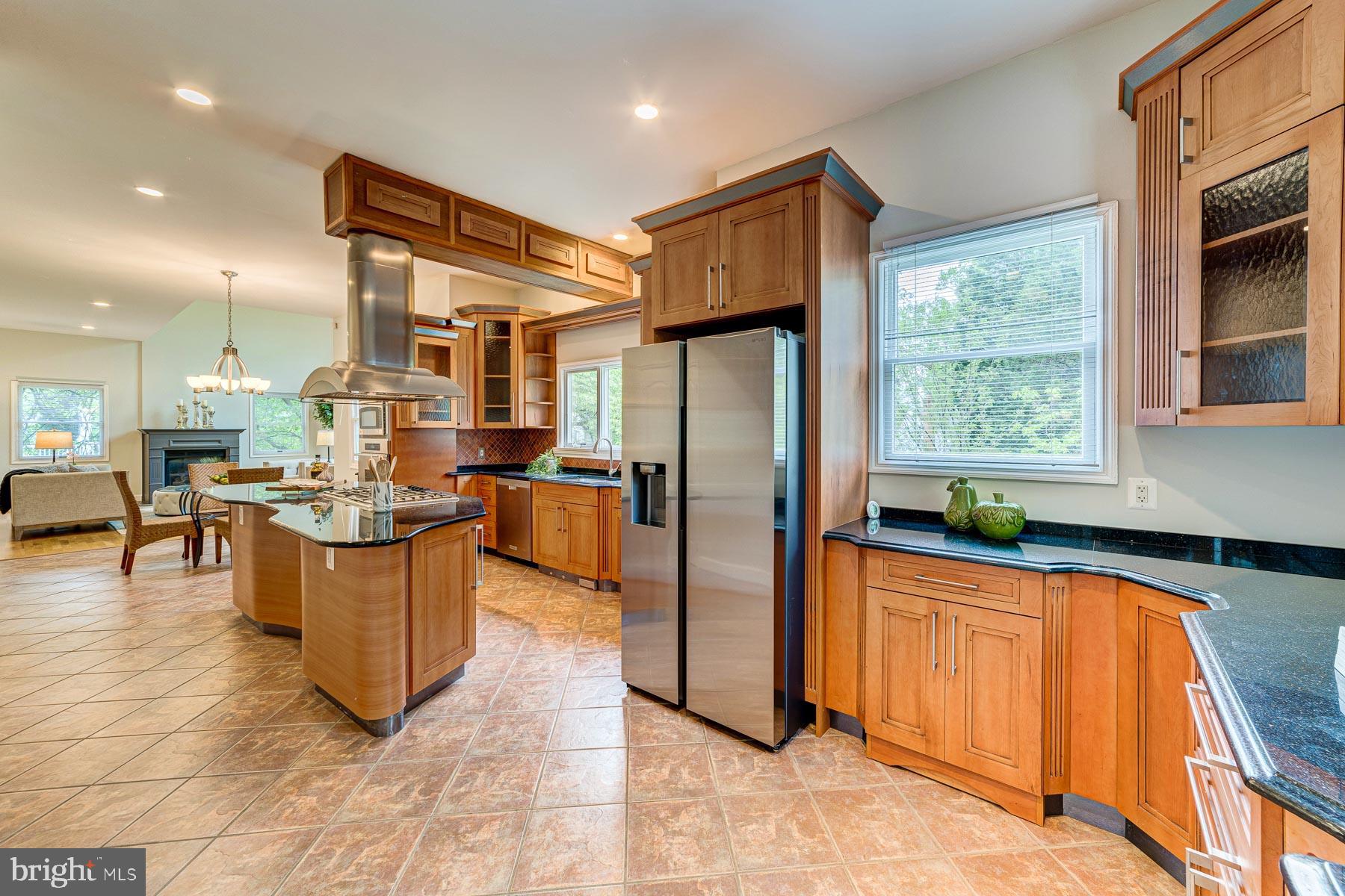 702 Ninovan Road Southeast Vienna, VA 22180 - Photo 50 of 115 Gallery Image 50