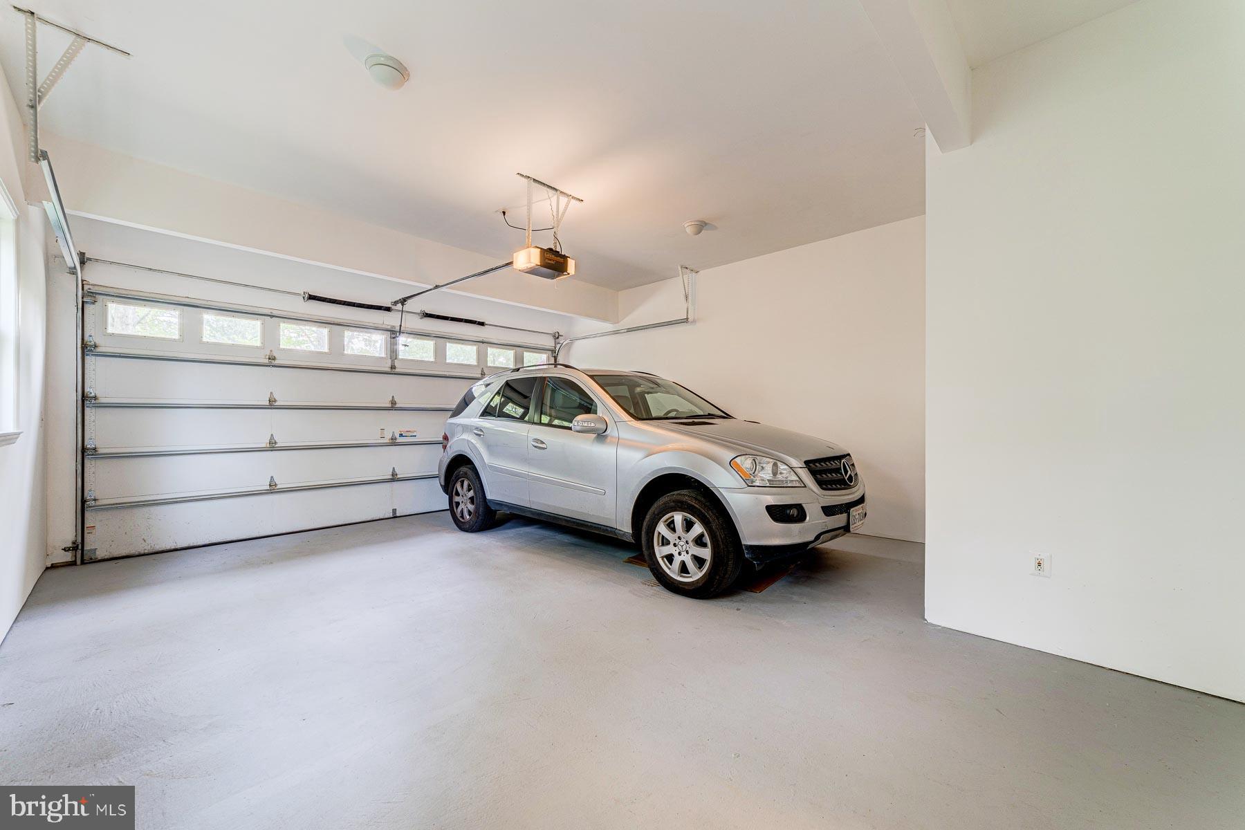 702 Ninovan Road Southeast Vienna, VA 22180 - Photo 53 of 115 Gallery Image 53