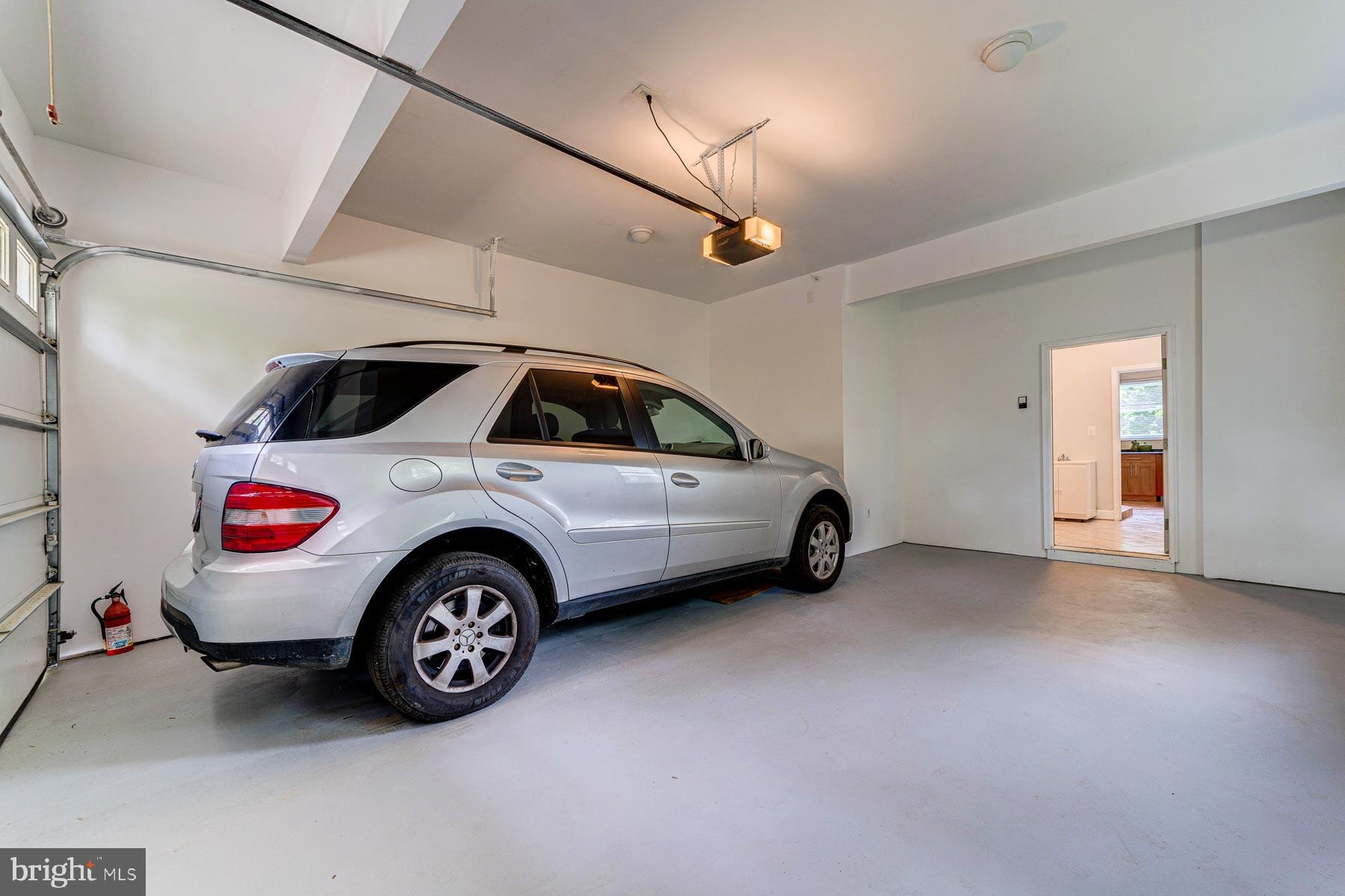 702 Ninovan Road Southeast Vienna, VA 22180 - Photo 54 of 115 Gallery Image 54
