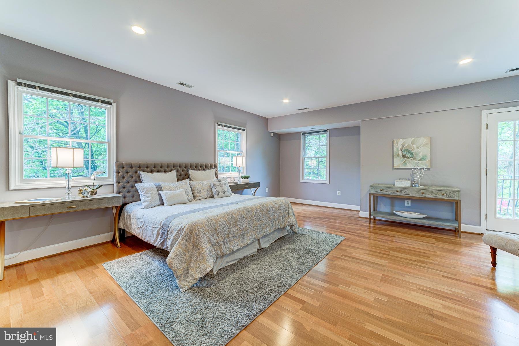 702 Ninovan Road Southeast Vienna, VA 22180 - Photo 61 of 115 Gallery Image 61