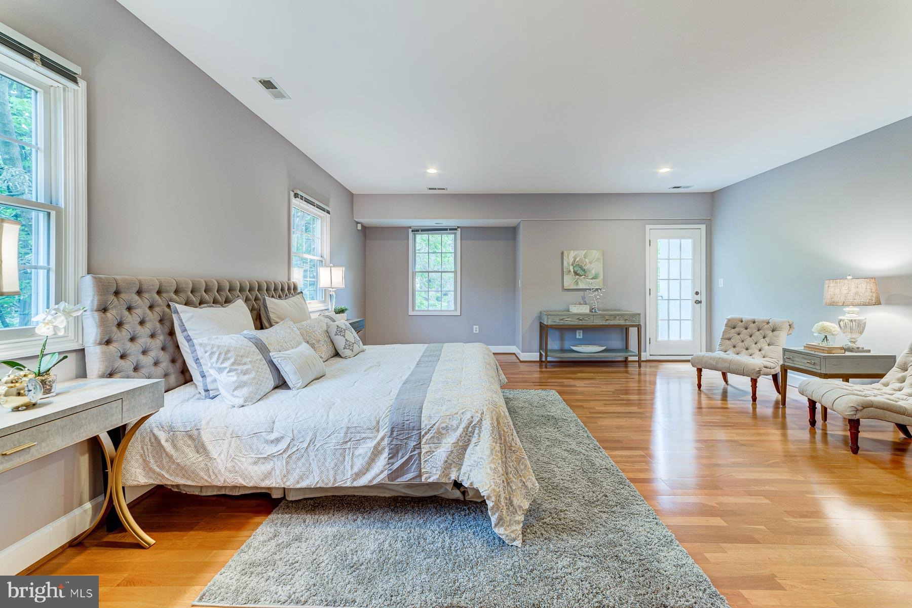 702 Ninovan Road Southeast Vienna, VA 22180 - Photo 62 of 115 Gallery Image 62