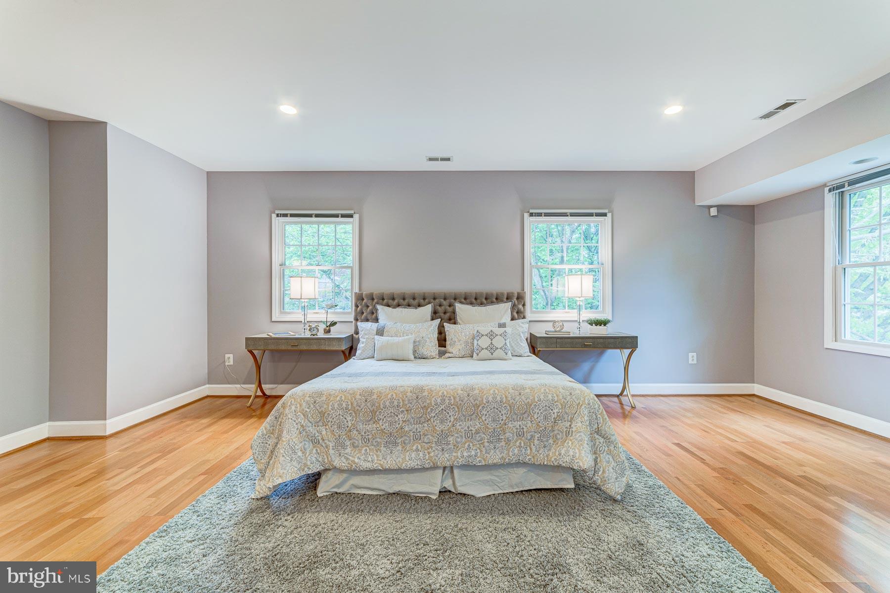 702 Ninovan Road Southeast Vienna, VA 22180 - Photo 64 of 115 Gallery Image 64