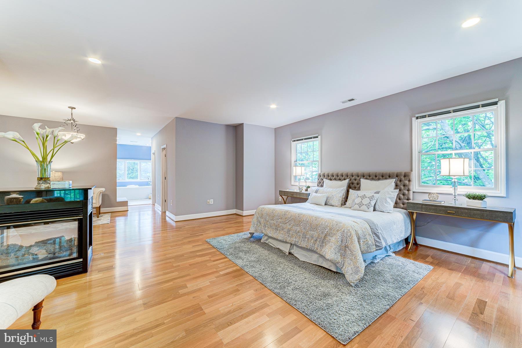 702 Ninovan Road Southeast Vienna, VA 22180 - Photo 65 of 115 Gallery Image 65