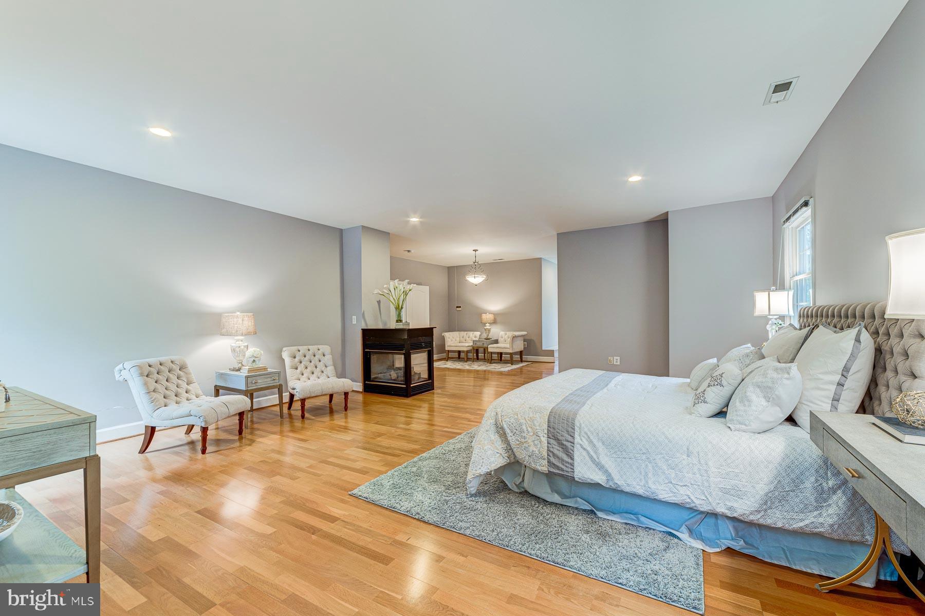 702 Ninovan Road Southeast Vienna, VA 22180 - Photo 66 of 115 Gallery Image 66