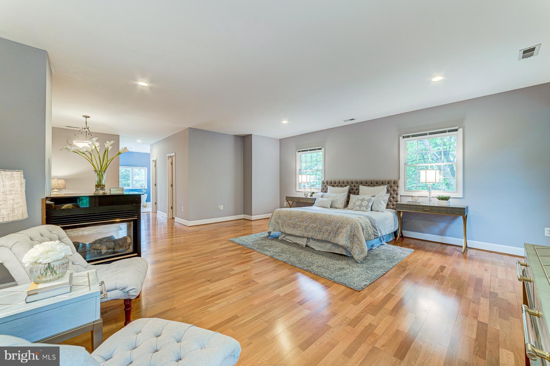 702 Ninovan Road Southeast Vienna, VA 22180 - Photo 68 of 115 Gallery Image 68