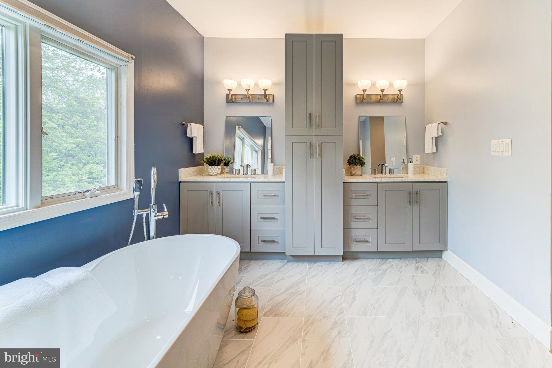 702 Ninovan Road Southeast Vienna, VA 22180 - Photo 73 of 115 Gallery Image 73