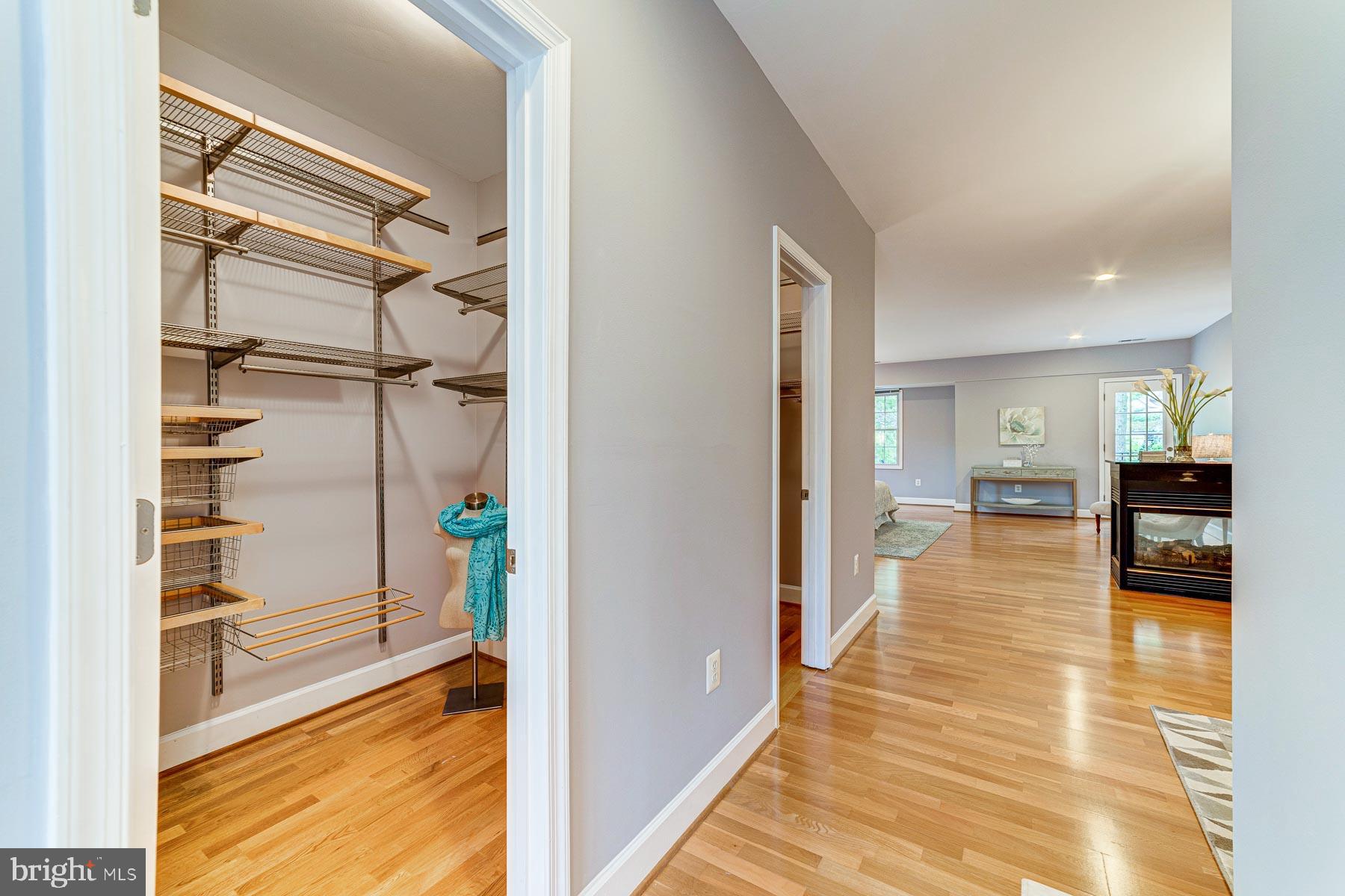 702 Ninovan Road Southeast Vienna, VA 22180 - Photo 77 of 115 Gallery Image 77