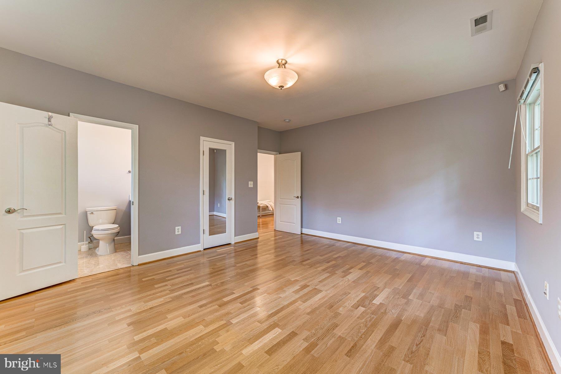 702 Ninovan Road Southeast Vienna, VA 22180 - Photo 81 of 115 Gallery Image 81