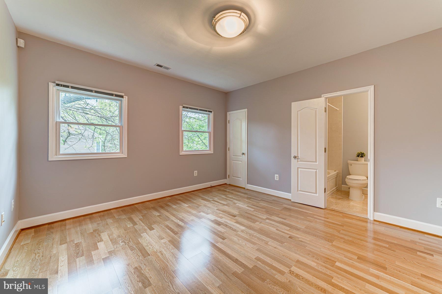 702 Ninovan Road Southeast Vienna, VA 22180 - Photo 83 of 115 Gallery Image 83