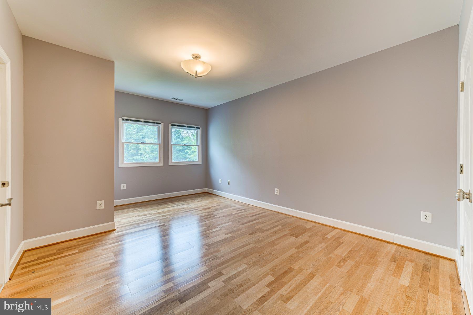 702 Ninovan Road Southeast Vienna, VA 22180 - Photo 86 of 115 Gallery Image 86