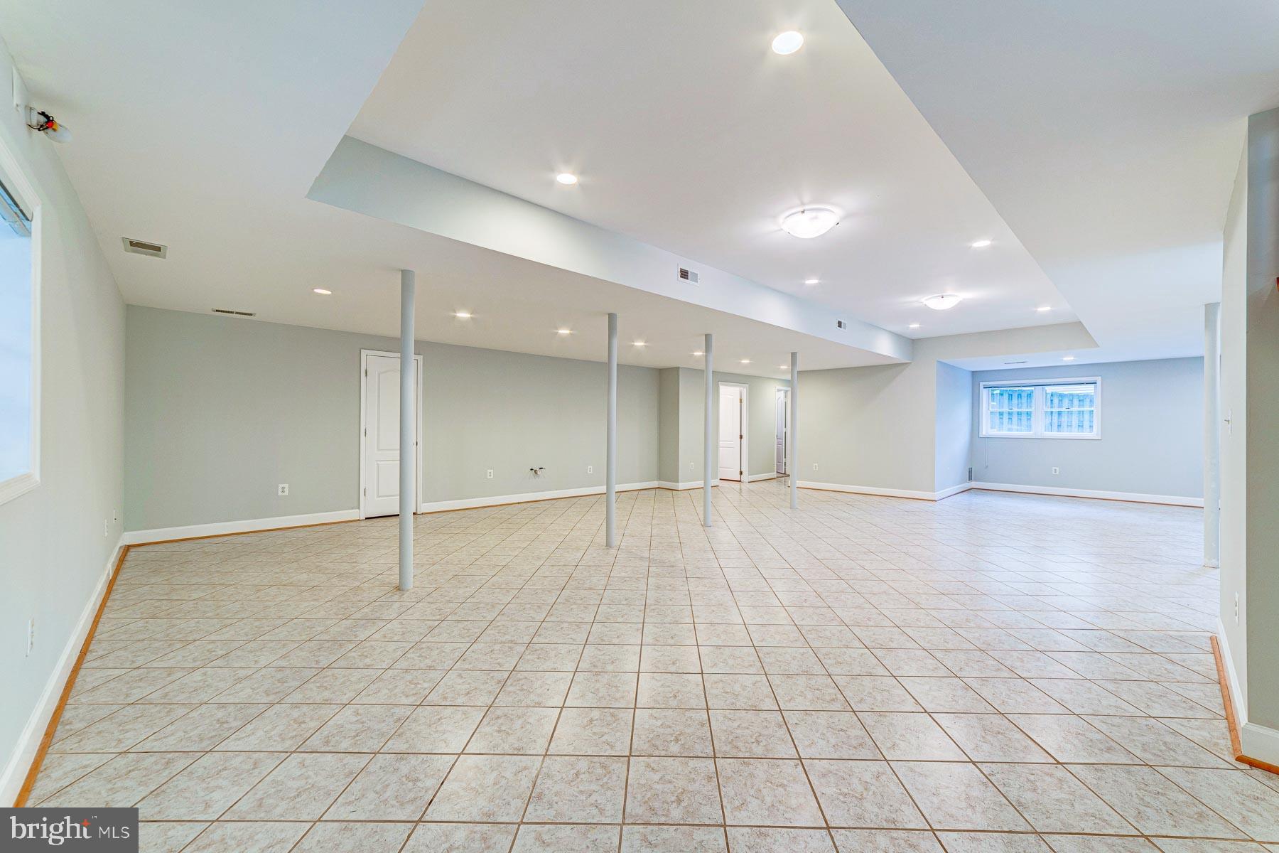 702 Ninovan Road Southeast Vienna, VA 22180 - Photo 90 of 115 Gallery Image 90